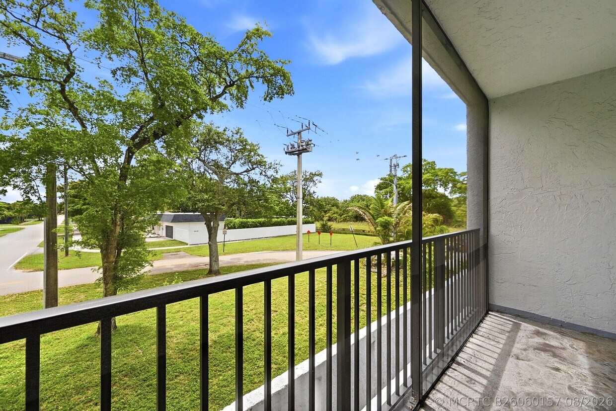Foto del edificio - 7541 NW 16th St