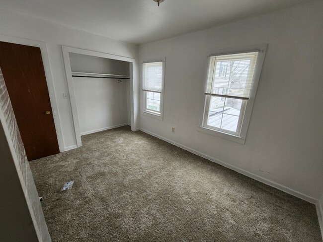 Building Photo - 205 Bellevue Ln