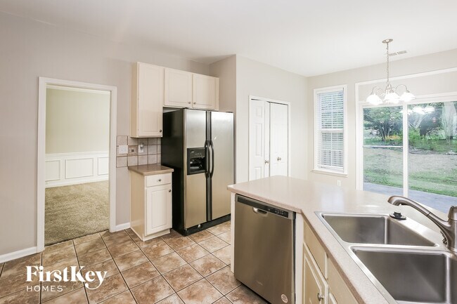 Foto del edificio - 8802 Glenover Cir