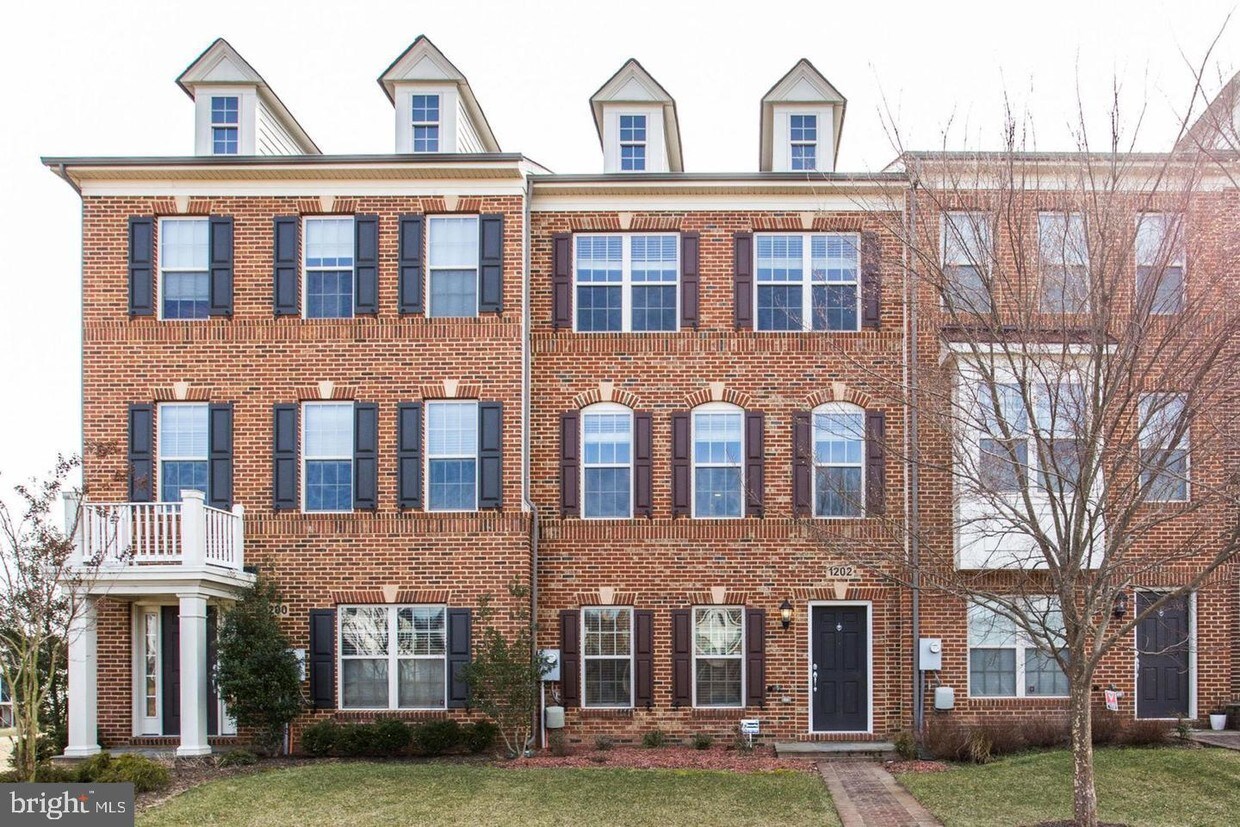 Foto principal - 1202 Poplar Run Dr