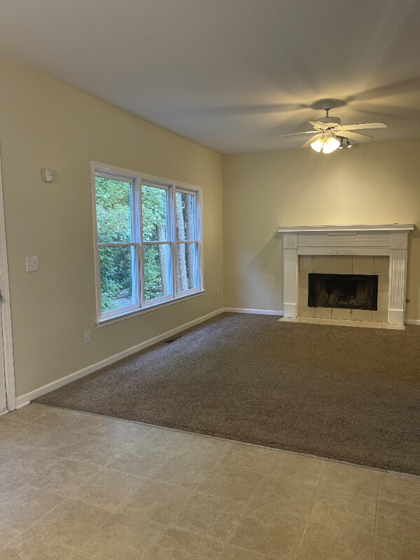 Foto del edificio - 4319 Clairesbrook Ln