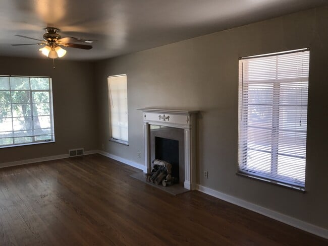 Photo - 3 bed home in historic area for rent near the Paseo district, on Hudson between NW 23rd and NW 36th.