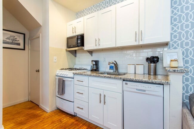 Building Photo - 2061 Kater St