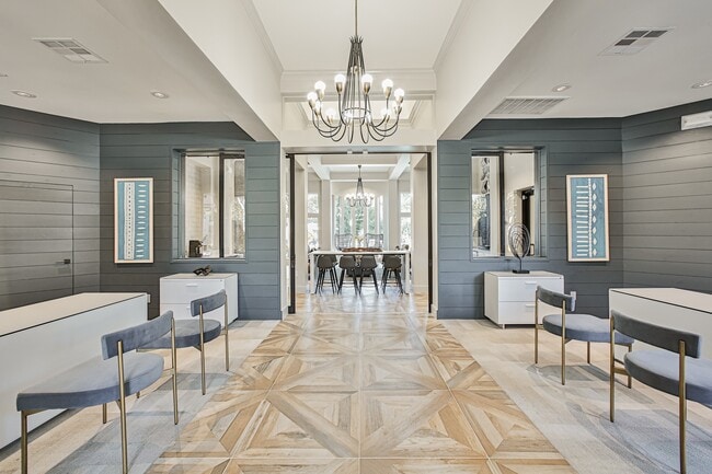 Building Photo - Aventura 1414