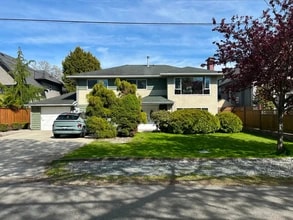 Building Photo - 9211 Chapmond Cres