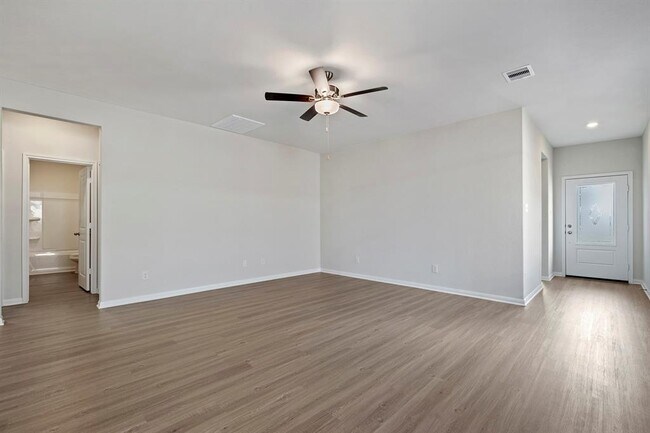 Foto del edificio - 1031 Rosewood Trl
