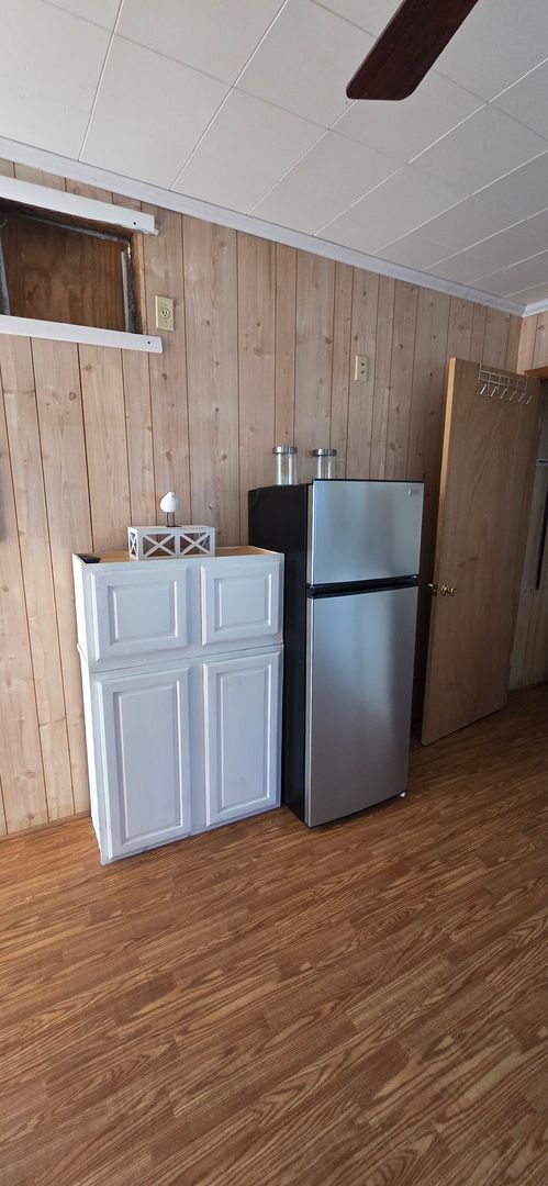 Foto del edificio - Tiny home with large yard
