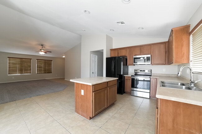 Building Photo - 4657 E Austin Ln