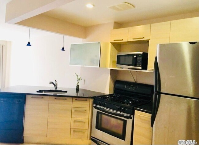 Foto del edificio - 83-75 117th St