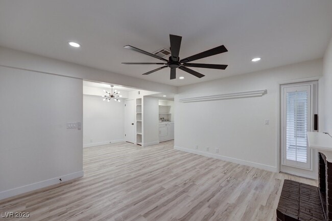 Foto del edificio - 1701 E Katie Ave