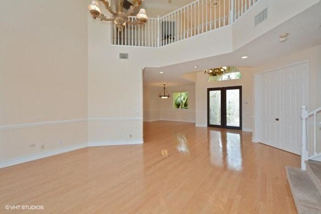 Building Photo - 941 Cypress Dr