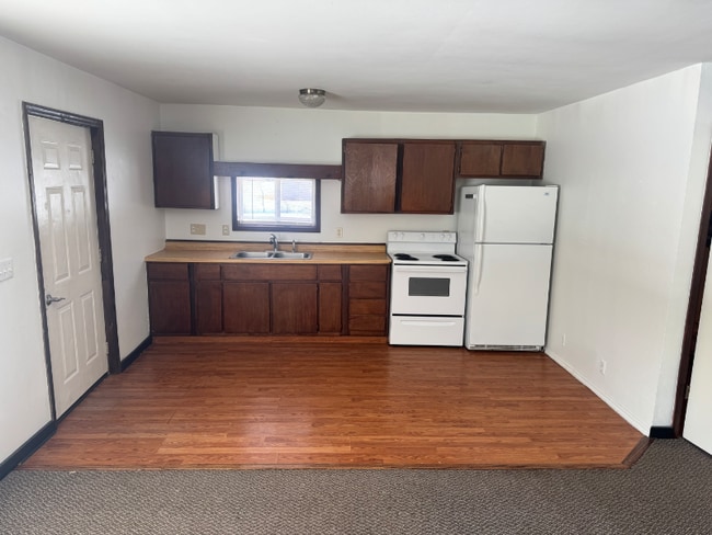 Building Photo - 8594 Legion Ln