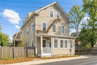 Building Photo - 427 Spring St