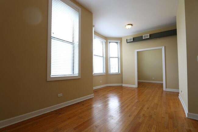 Building Photo - 2234 W Taylor St