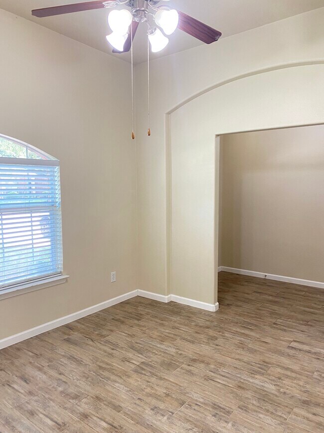 Foto del edificio - 17802 Oakridge Canyon Ln