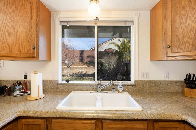 Foto del edificio - 2111 Sophy Pl