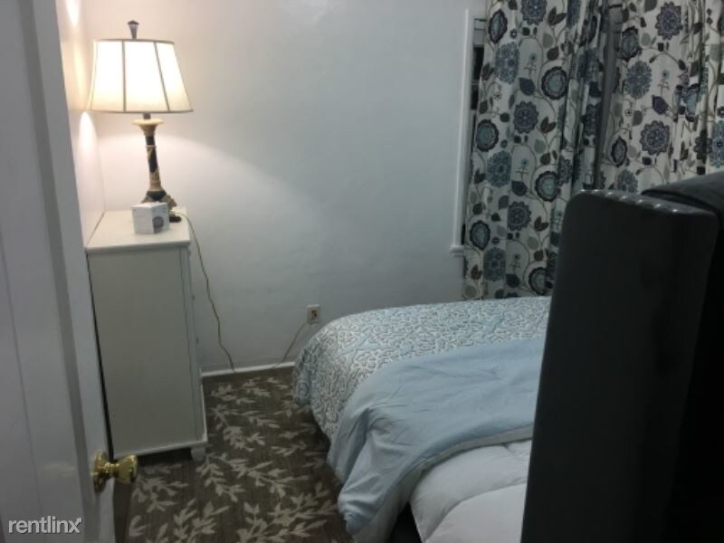 Foto principal - 1 br, 1 bath House - 5418 Gifford Avenue