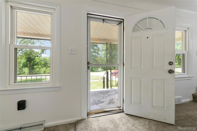 Building Photo - 15450 Lola Dr