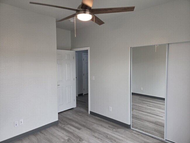 Foto del edificio - Brand New 2-Bedroom, 2-Bath Townhome with Garage – Prime Phoenix Location