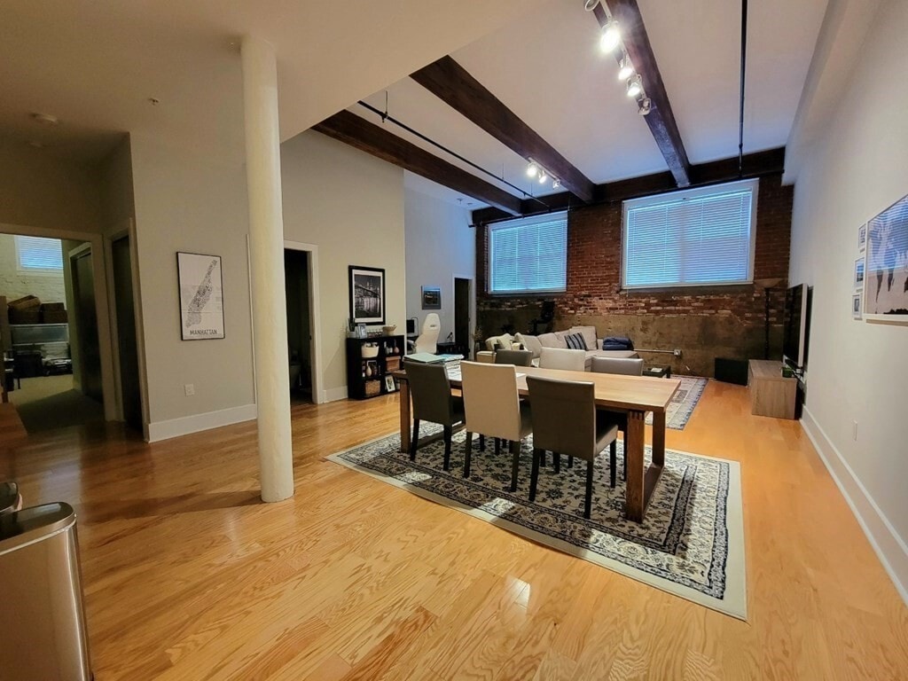 Primary Photo - 154 W 2nd St