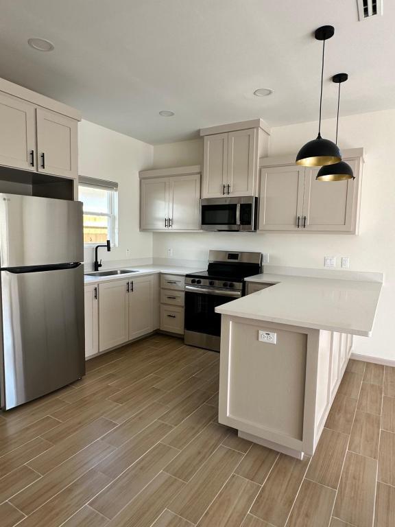 Foto del edificio - 2100 E San Andrea St