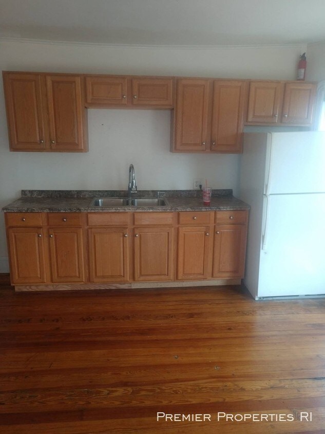 18 Ashton St Unit 3, Pawtucket, RI 02860 Apartment for Rent in