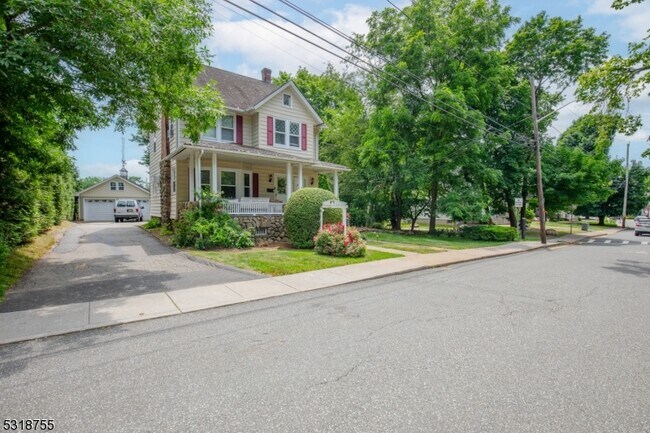 Building Photo - 60 Arch St
