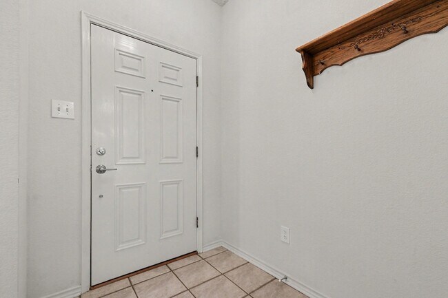 Foto del edificio - 1306 Woodmont Dr