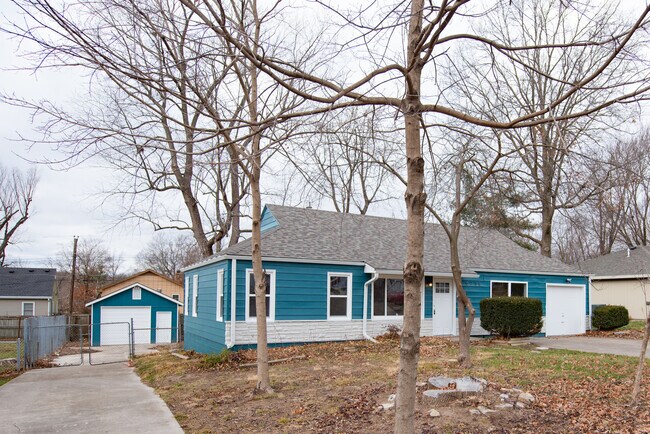 Foto del edificio - 6738 Sterling Ave