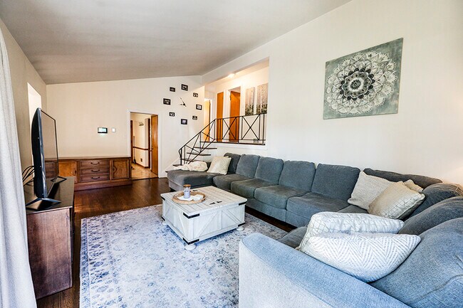 Foto del edificio - 1128 Forest Rd