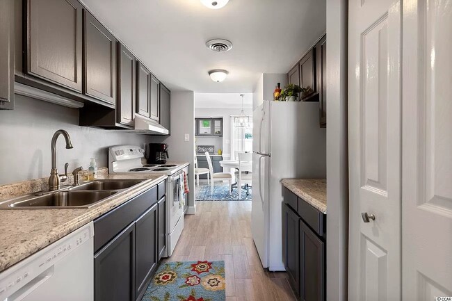 Kitchen - 1000 11th Ave N