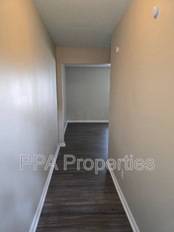 Building Photo - 2404 Francis St