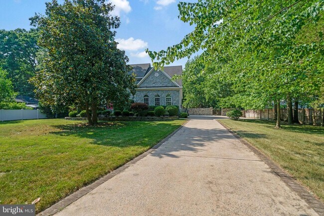 Foto del edificio - 2504 Sherwood Hall Ln