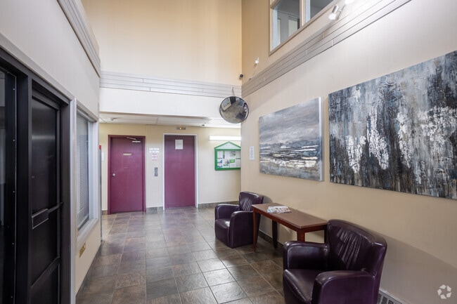 Lobby Photo - Christopher County