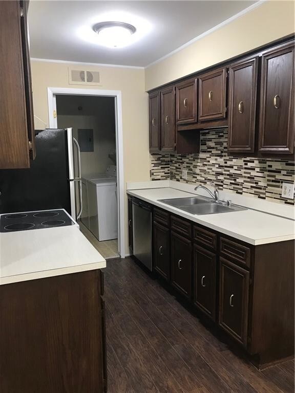 Foto del edificio - 24724 Meadow Creek Dr