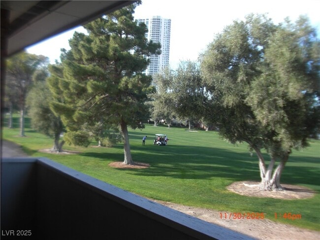 Foto del edificio - 698 Oakmont Ave