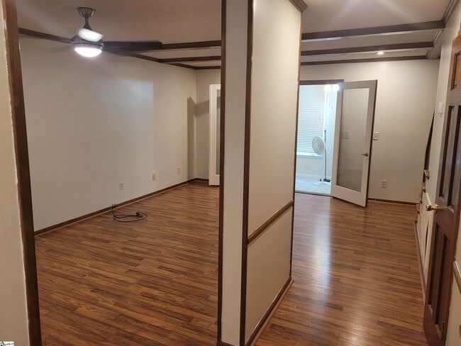Building Photo - 99 Falcon Crest Dr