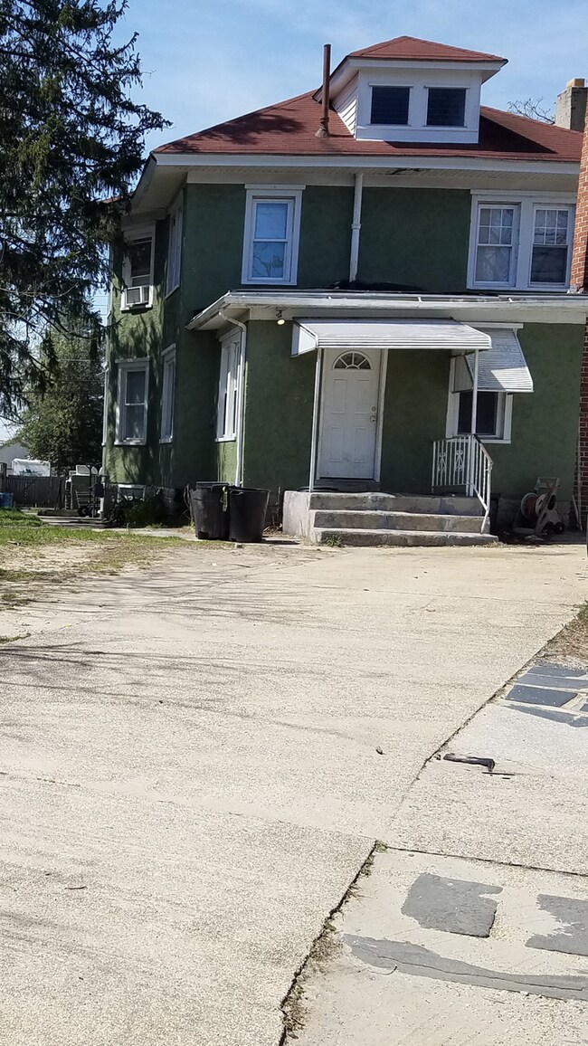 Building Photo - 717 N 3rd St