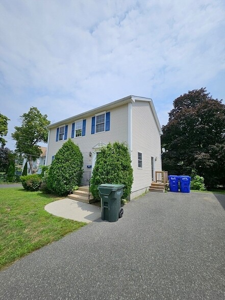 Building Photo - 61 Lawe St