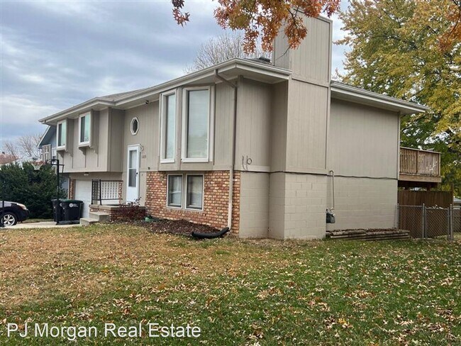 Foto del edificio - 3 br, 2.5 bath House - 11039 Washington St.