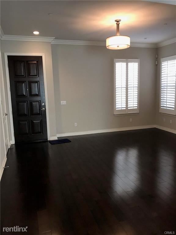 Building Photo - 3 br, 3.5 bath Condo - 921 Fairview Ave Apt C