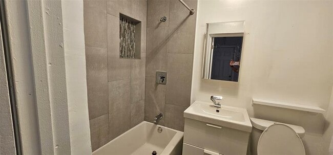 Foto del edificio - 750 NW 17th Terrace