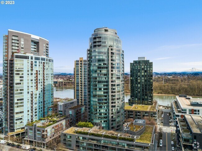 South Waterfront - 3601 S River Pkwy