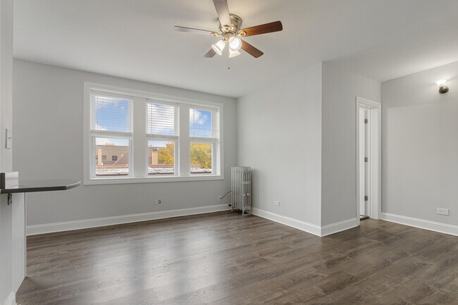 Foto del edificio - 1521 W Sherwin Ave