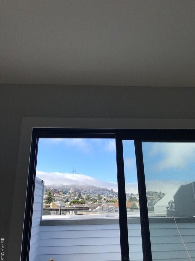 Building Photo - 3318 Mission St