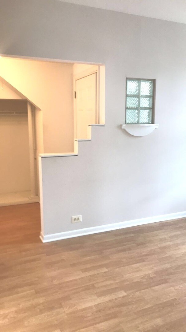 Building Photo - 1614 N Wood St