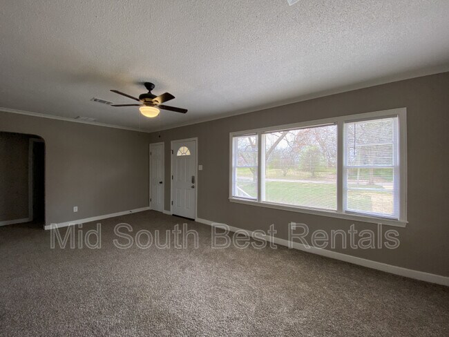 Foto del edificio - 1286 Rutland Rd