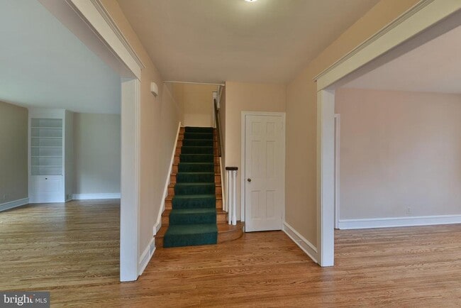 Building Photo - 27 Bysher Ave