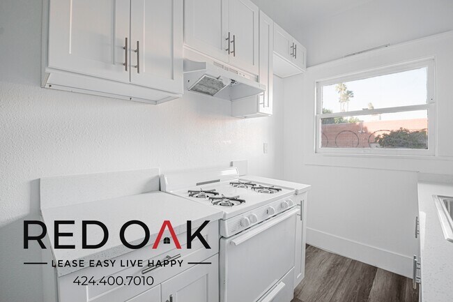 Building Photo - 1136 S Alvarado St