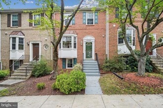 Building Photo - 6760 Cardinal Woods Ct